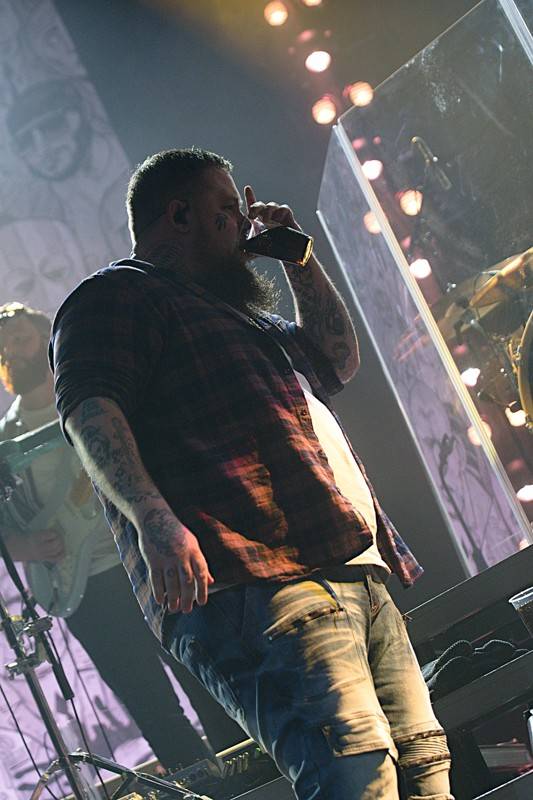 Rag'n'Bone Man ukázal pražskému Foru Karlín svou duši i srdce