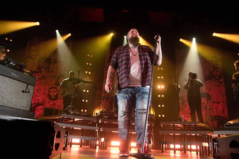 Rag'n'Bone Man ukázal pražskému Foru Karlín svou duši i srdce