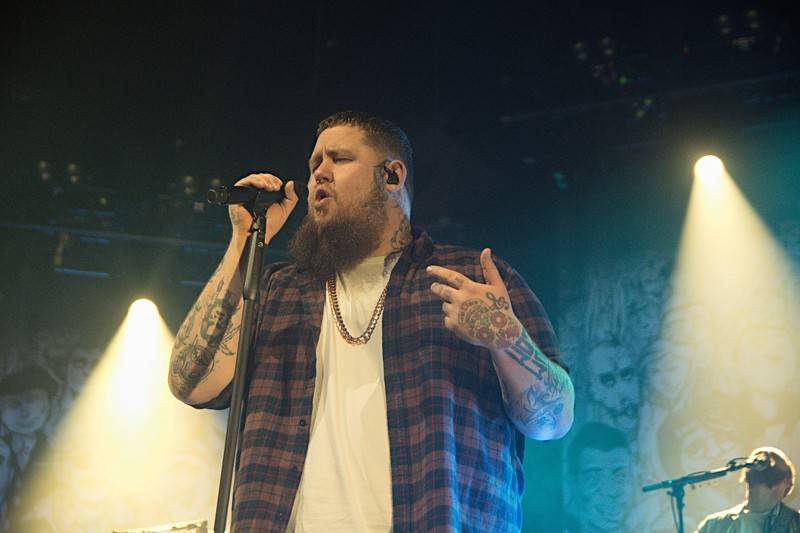 Rag'n'Bone Man ukázal pražskému Foru Karlín svou duši i srdce