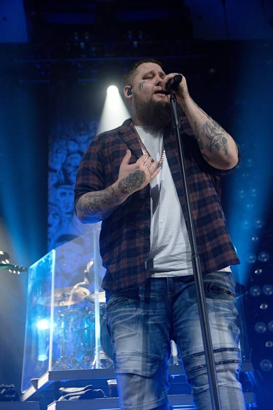 Rag'n'Bone Man ukázal pražskému Foru Karlín svou duši i srdce
