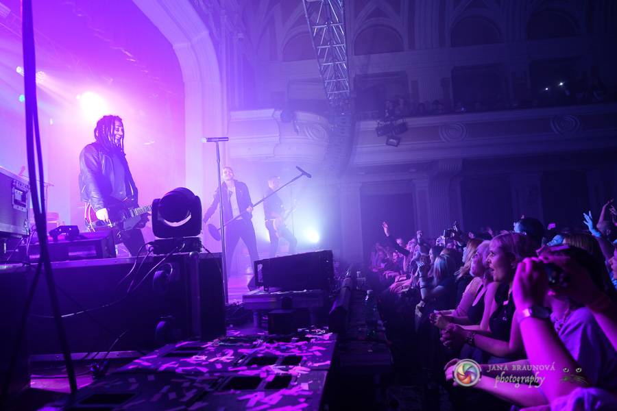 Mandrage i v plzeňském Pekle rozbalili svou strhující světelnou show