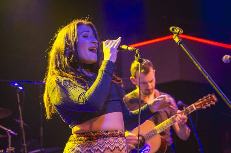 Klara & The Pop příjemně rozvlnila pražský Lucerna Music Bar