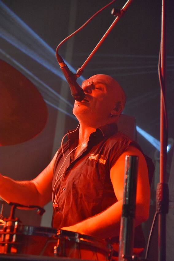 Doga oslavila 30 let v plzeňské Šeříkovce, přivezla s sebou i Komunál a Booters