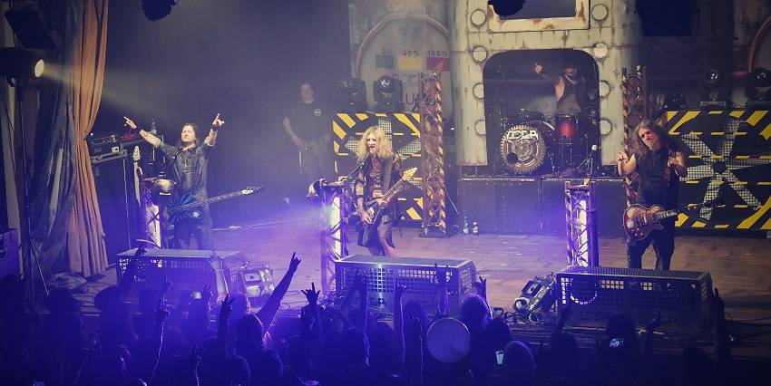 Doga oslavila 30 let v plzeňské Šeříkovce, přivezla s sebou i Komunál a Booters