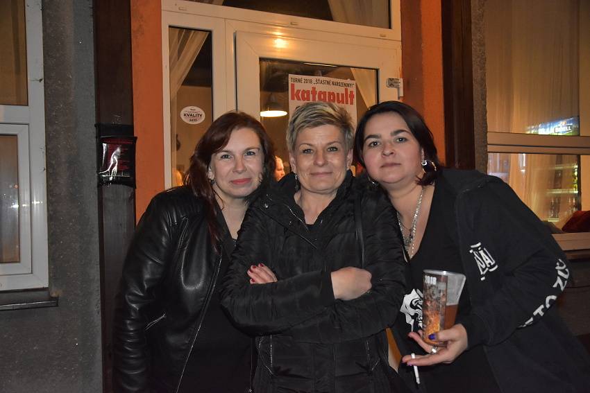 Doga oslavila 30 let v plzeňské Šeříkovce, přivezla s sebou i Komunál a Booters