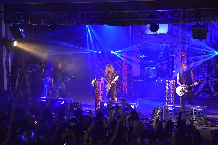 Doga oslavila 30 let v plzeňské Šeříkovce, přivezla s sebou i Komunál a Booters