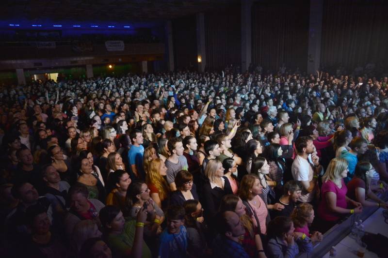 Na Vysočině byl spatřen Jelen. Fanoušky bavil i ve Žďáru nad Sázavou