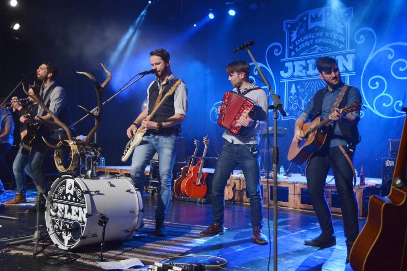 Na Vysočině byl spatřen Jelen. Fanoušky bavil i ve Žďáru nad Sázavou