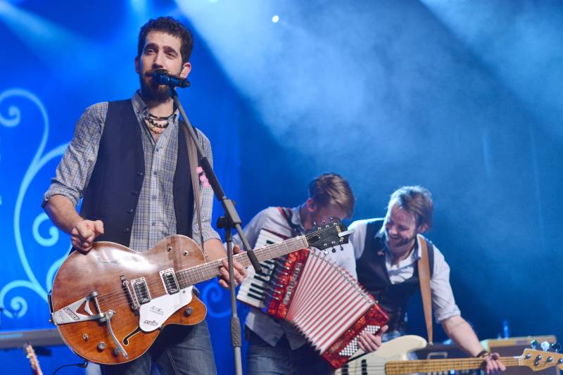 Na Vysočině byl spatřen Jelen. Fanoušky bavil i ve Žďáru nad Sázavou