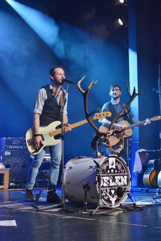 Na Vysočině byl spatřen Jelen. Fanoušky bavil i ve Žďáru nad Sázavou