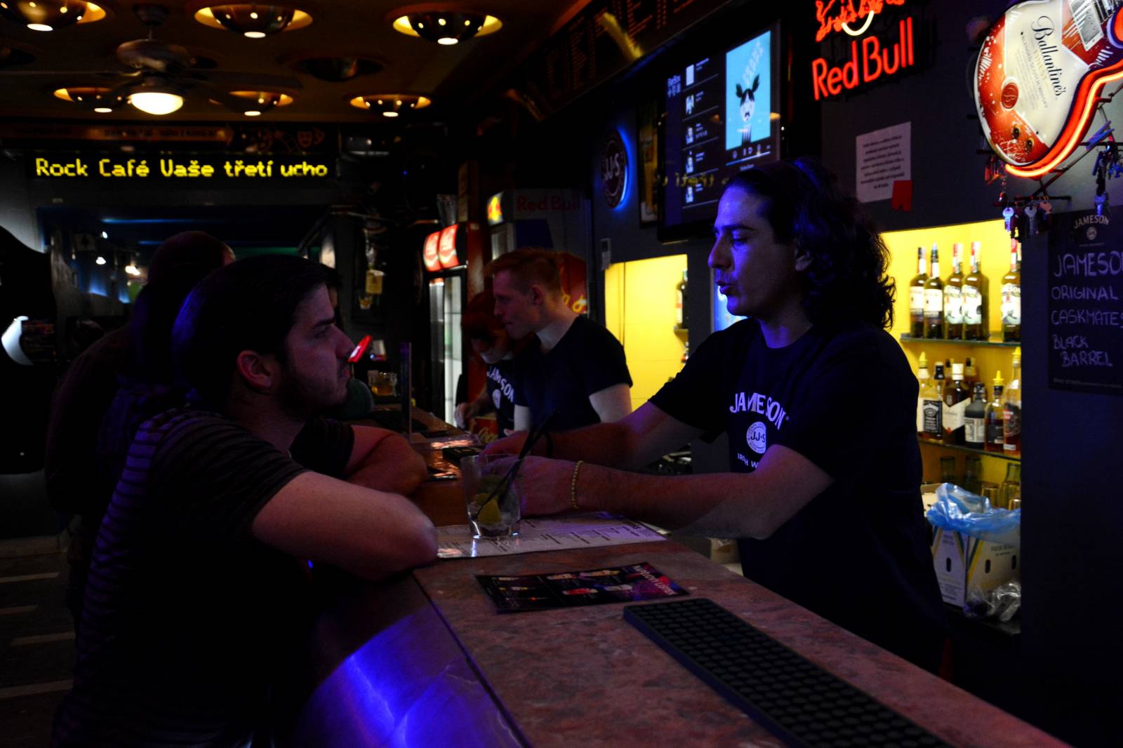 Den svatého Patrika v Praze vyvrcholil v Rock Café, zahráli Blood Or Whiskey nebo Travis O'Neill