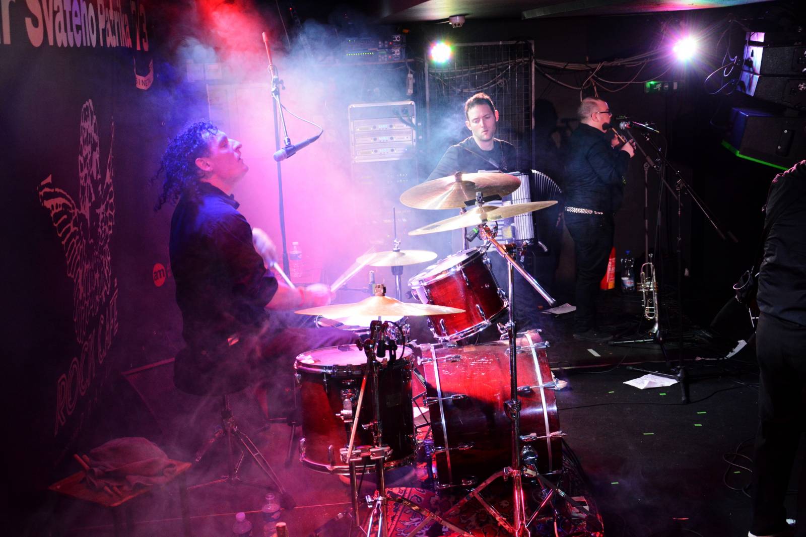 Den svatého Patrika v Praze vyvrcholil v Rock Café, zahráli Blood Or Whiskey nebo Travis O'Neill