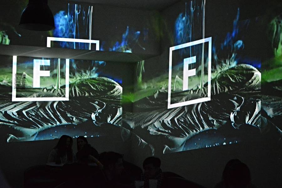 N.O.H.A. strhla brněnské diváky kvalitní hudbou, ale i dechberoucí projekcí 