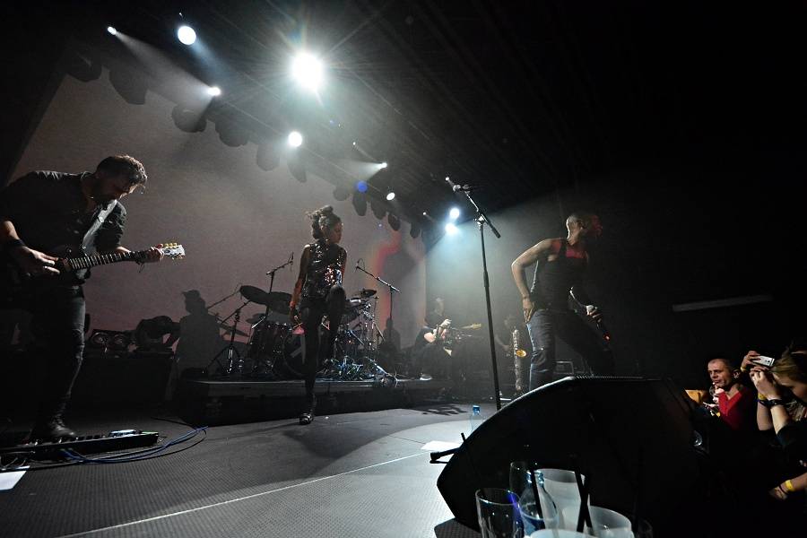 N.O.H.A. strhla brněnské diváky kvalitní hudbou, ale i dechberoucí projekcí 