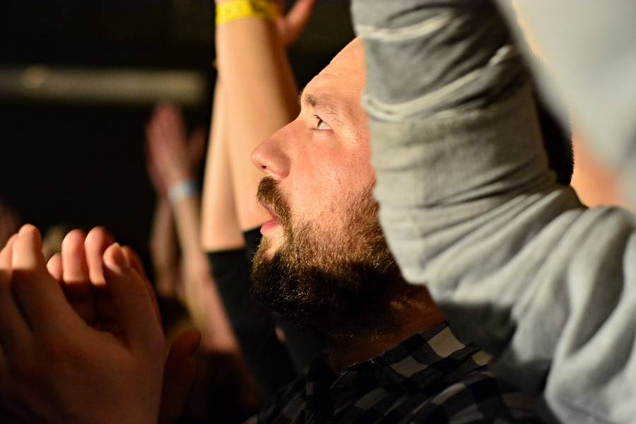 N.O.H.A. strhla brněnské diváky kvalitní hudbou, ale i dechberoucí projekcí 