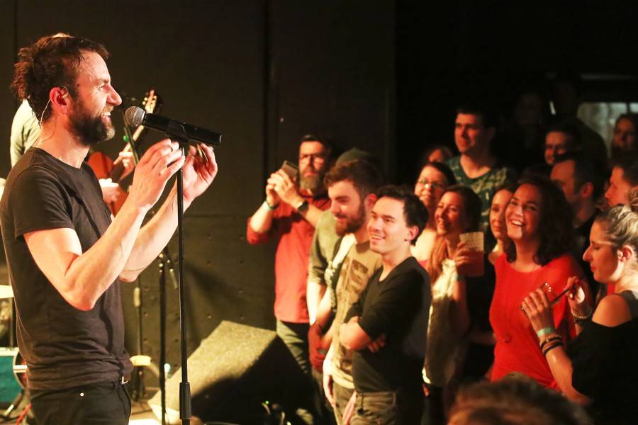 Tata Bojs proměnili brněnský Kabinet Múz v saunu