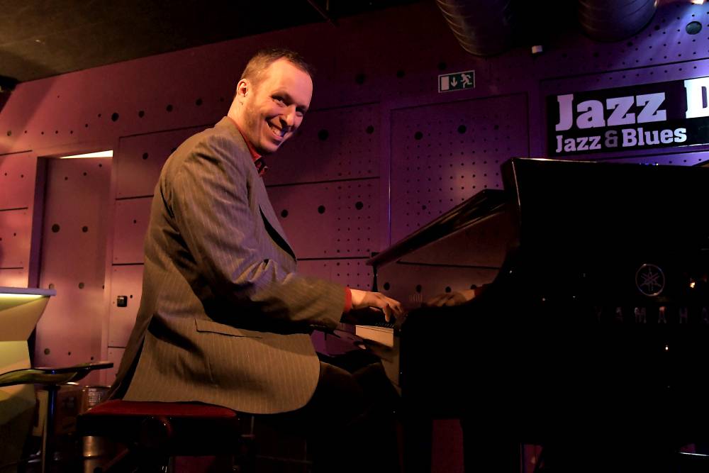 Rene Trossman a Little Big Band naplnili Jazz Dock syrovým chicagským blues