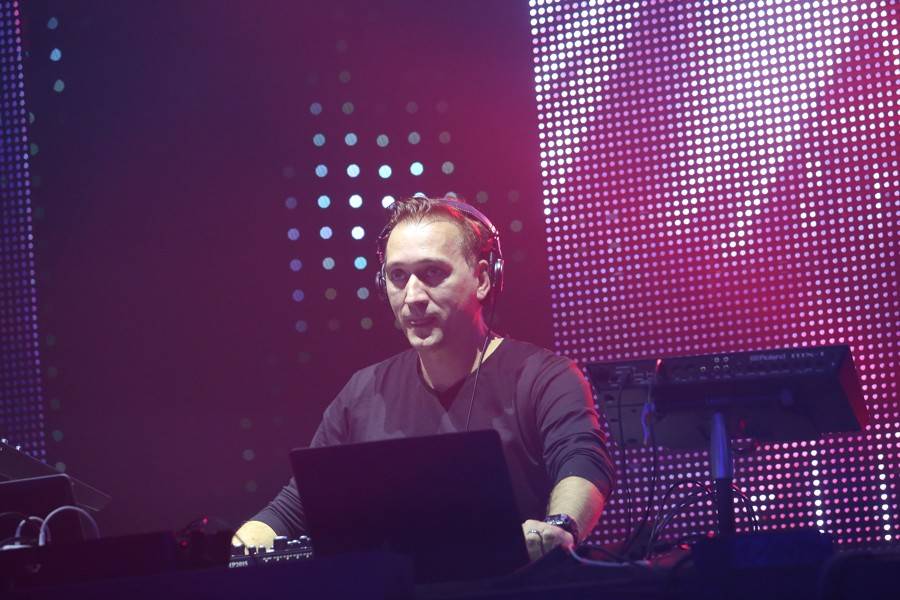 Paul van Dyk hrál opět v Brně, Boby centrum skákalo podle jeho rytmů