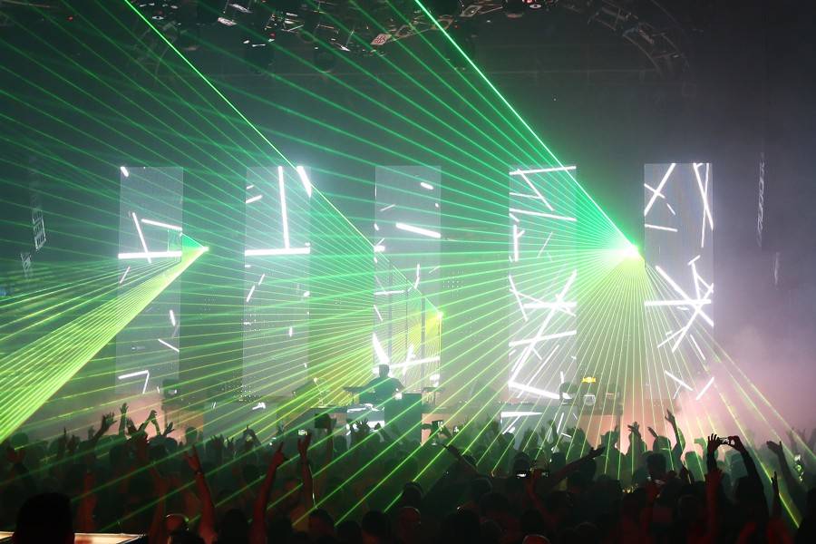 Paul van Dyk hrál opět v Brně, Boby centrum skákalo podle jeho rytmů