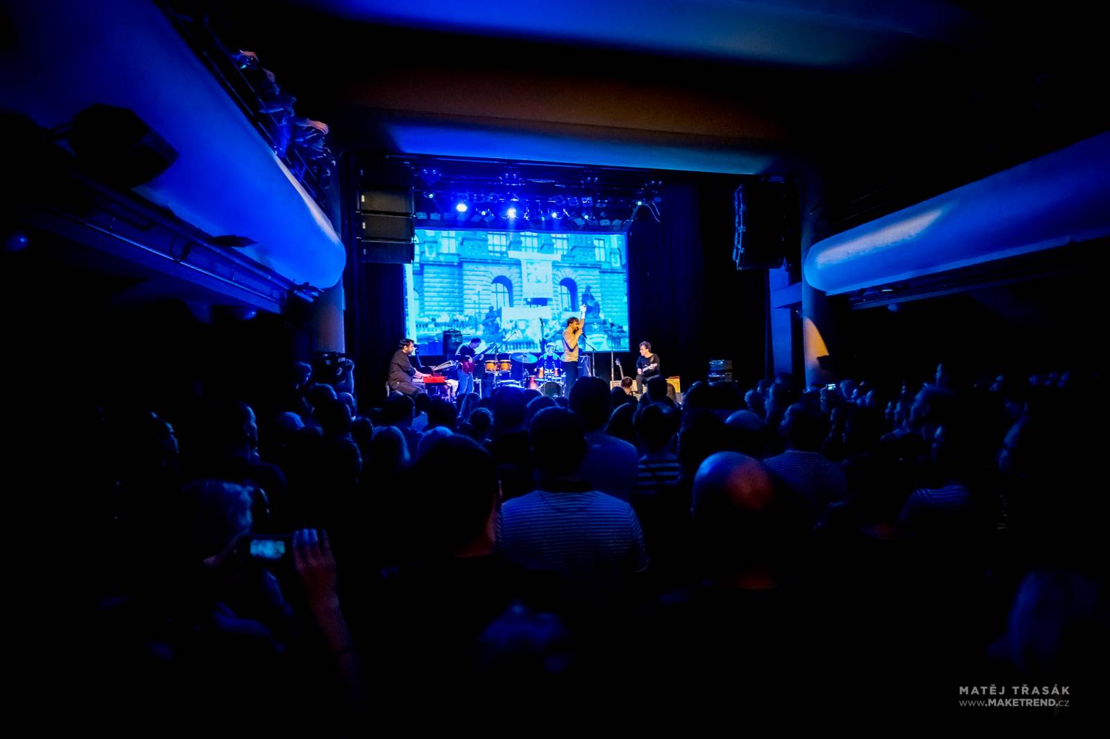 Dan Bárta s Illustratosphere přenesli diváky v Akropoli na vlastní planetu