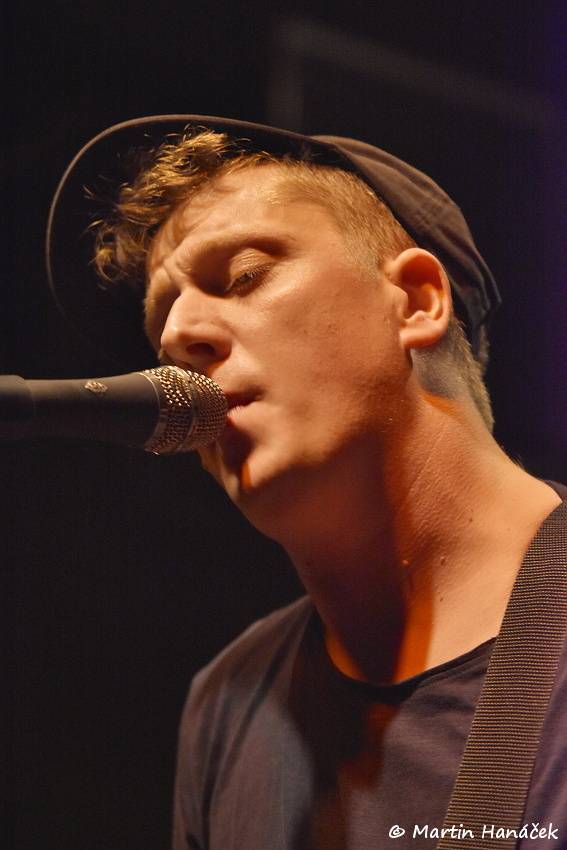 Vypsaná Fixa obstarala velikonoční mejdan ve vyprodaném Divadle pod lampou v Plzni