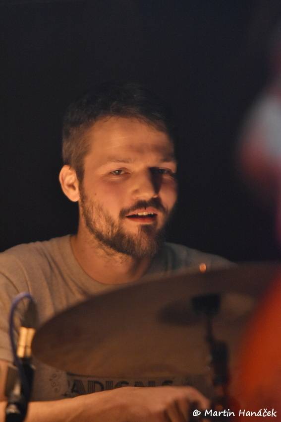 Vypsaná Fixa obstarala velikonoční mejdan ve vyprodaném Divadle pod lampou v Plzni