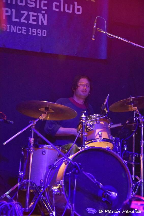 Vypsaná Fixa obstarala velikonoční mejdan ve vyprodaném Divadle pod lampou v Plzni