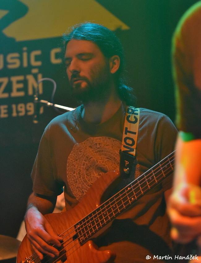 Vypsaná Fixa obstarala velikonoční mejdan ve vyprodaném Divadle pod lampou v Plzni