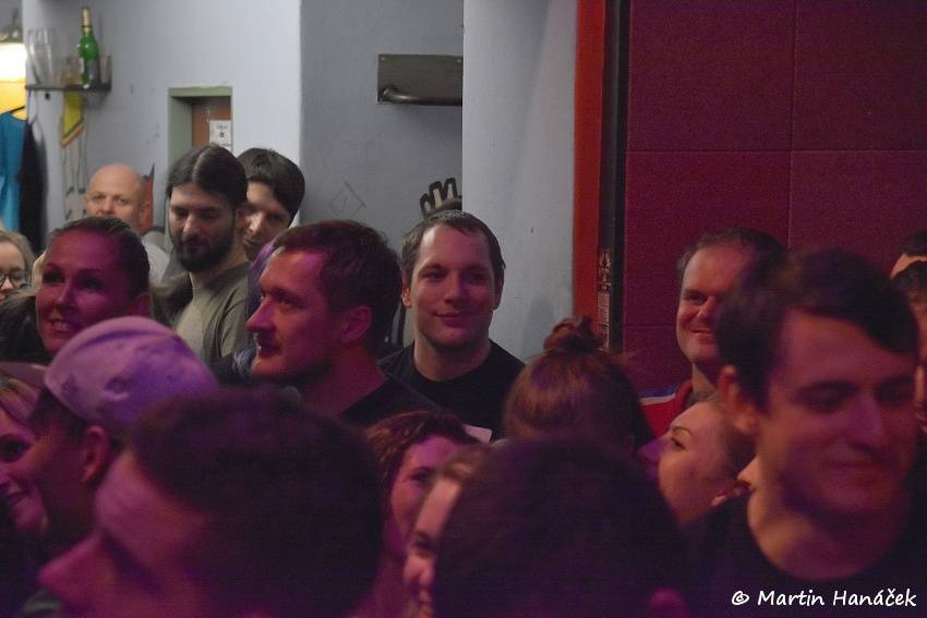 Vypsaná Fixa obstarala velikonoční mejdan ve vyprodaném Divadle pod lampou v Plzni