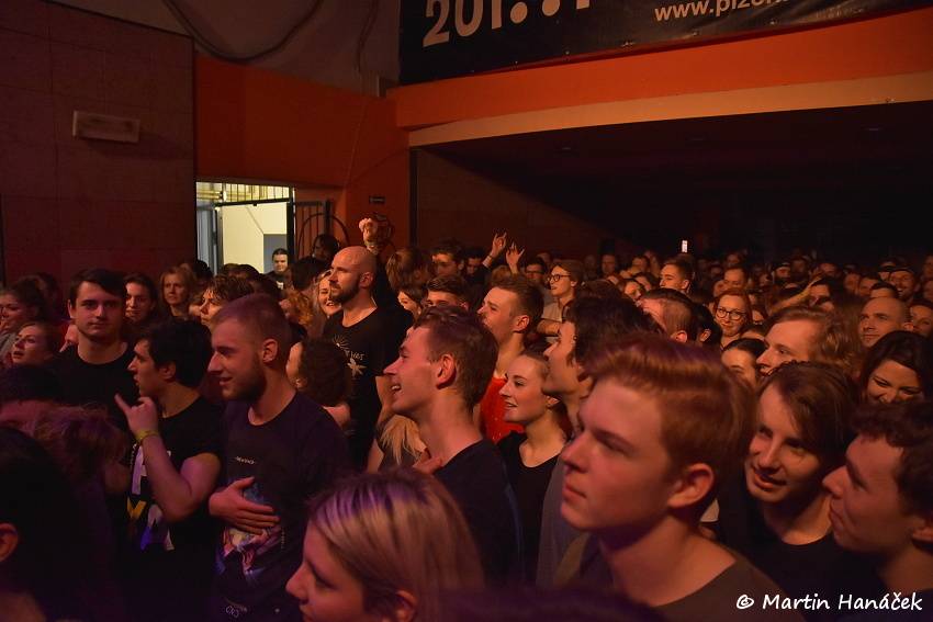 Vypsaná Fixa obstarala velikonoční mejdan ve vyprodaném Divadle pod lampou v Plzni