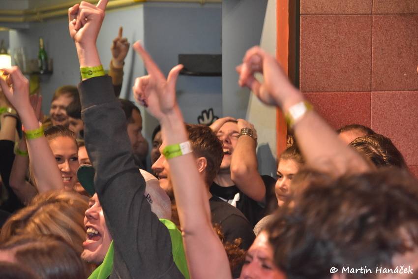 Vypsaná Fixa obstarala velikonoční mejdan ve vyprodaném Divadle pod lampou v Plzni