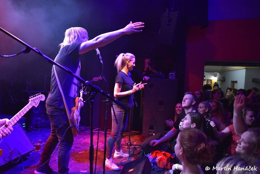 Vypsaná Fixa obstarala velikonoční mejdan ve vyprodaném Divadle pod lampou v Plzni