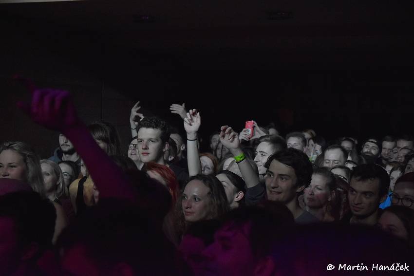 Vypsaná Fixa obstarala velikonoční mejdan ve vyprodaném Divadle pod lampou v Plzni