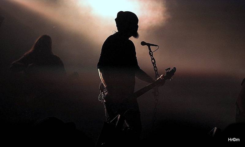 Škwor v Hradci Králové: Na pódium létalo dámské prádlo, fanoušci zpívali jako jeden muž