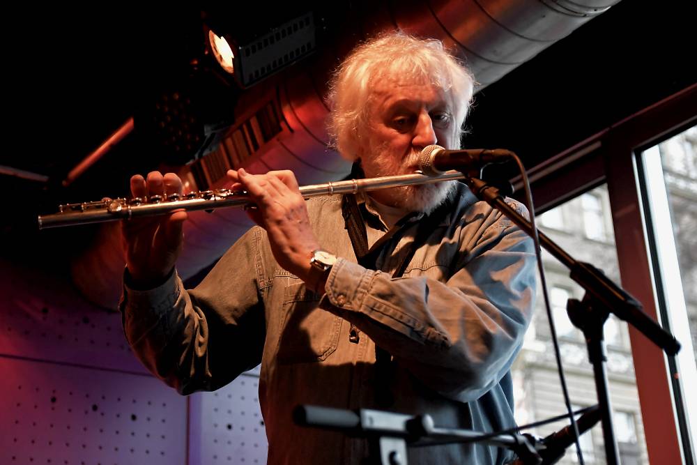 Společné světy - unikátní spojení tří vynikajících muzikantů Jesseho Ballarda, Joe Kučery a Jana Hrubého v Jazz Docku