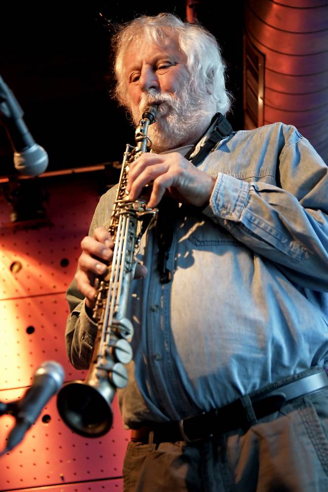 Společné světy - unikátní spojení tří vynikajících muzikantů Jesseho Ballarda, Joe Kučery a Jana Hrubého v Jazz Docku