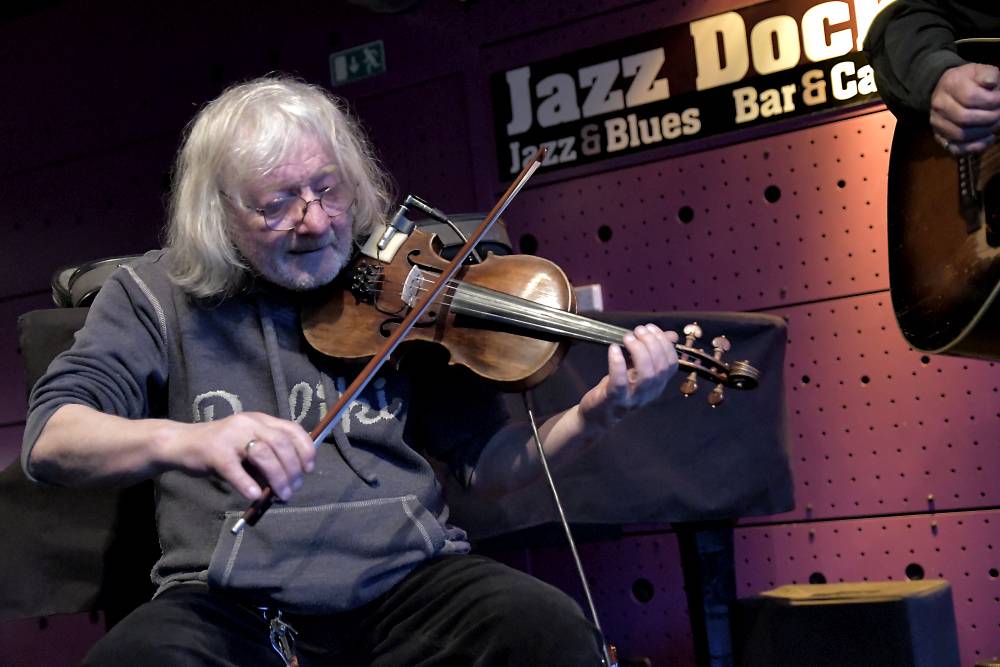 Společné světy - unikátní spojení tří vynikajících muzikantů Jesseho Ballarda, Joe Kučery a Jana Hrubého v Jazz Docku