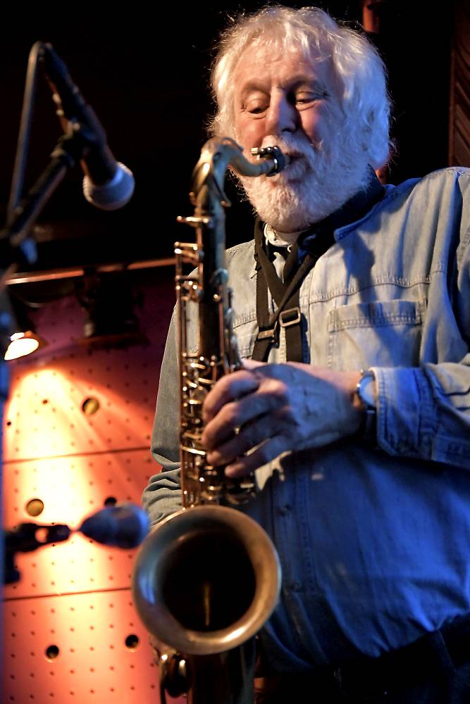 Společné světy - unikátní spojení tří vynikajících muzikantů Jesseho Ballarda, Joe Kučery a Jana Hrubého v Jazz Docku