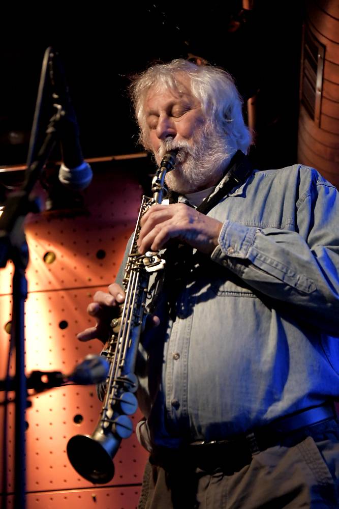 Společné světy - unikátní spojení tří vynikajících muzikantů Jesseho Ballarda, Joe Kučery a Jana Hrubého v Jazz Docku