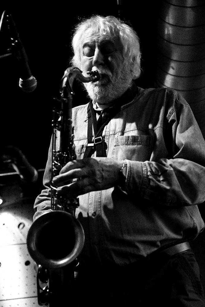 Společné světy - unikátní spojení tří vynikajících muzikantů Jesseho Ballarda, Joe Kučery a Jana Hrubého v Jazz Docku