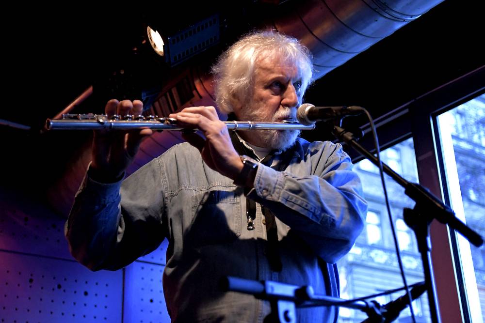 Společné světy - unikátní spojení tří vynikajících muzikantů Jesseho Ballarda, Joe Kučery a Jana Hrubého v Jazz Docku