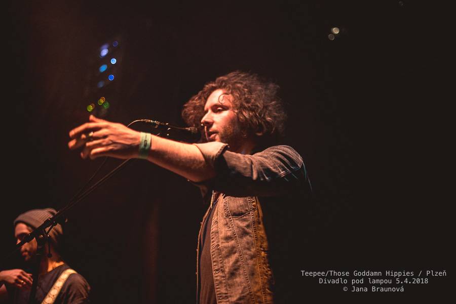 teepee se vrátili do plzeňského Divadla pod lampou, přivezli s sebou rakouské Those Goddamn Hippies