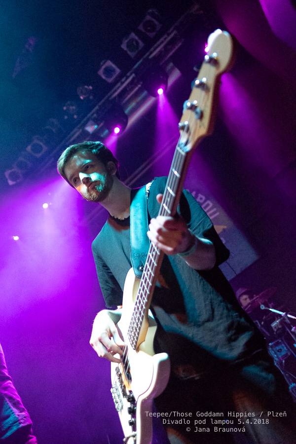 teepee se vrátili do plzeňského Divadla pod lampou, přivezli s sebou rakouské Those Goddamn Hippies