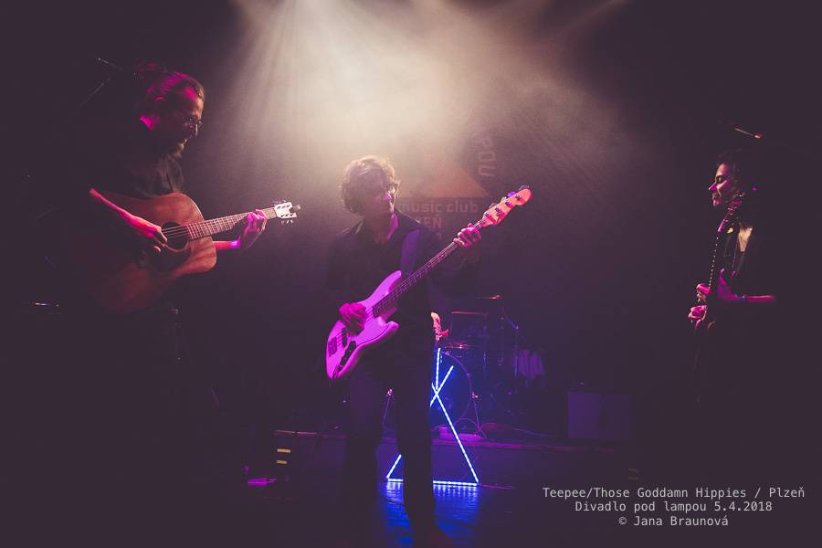 teepee se vrátili do plzeňského Divadla pod lampou, přivezli s sebou rakouské Those Goddamn Hippies