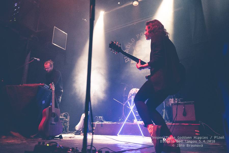 teepee se vrátili do plzeňského Divadla pod lampou, přivezli s sebou rakouské Those Goddamn Hippies