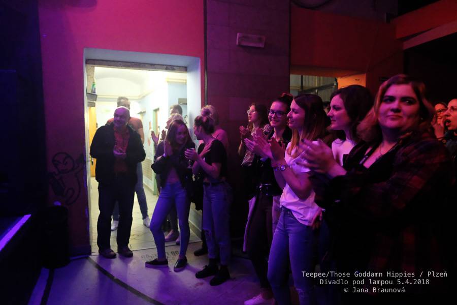 teepee se vrátili do plzeňského Divadla pod lampou, přivezli s sebou rakouské Those Goddamn Hippies