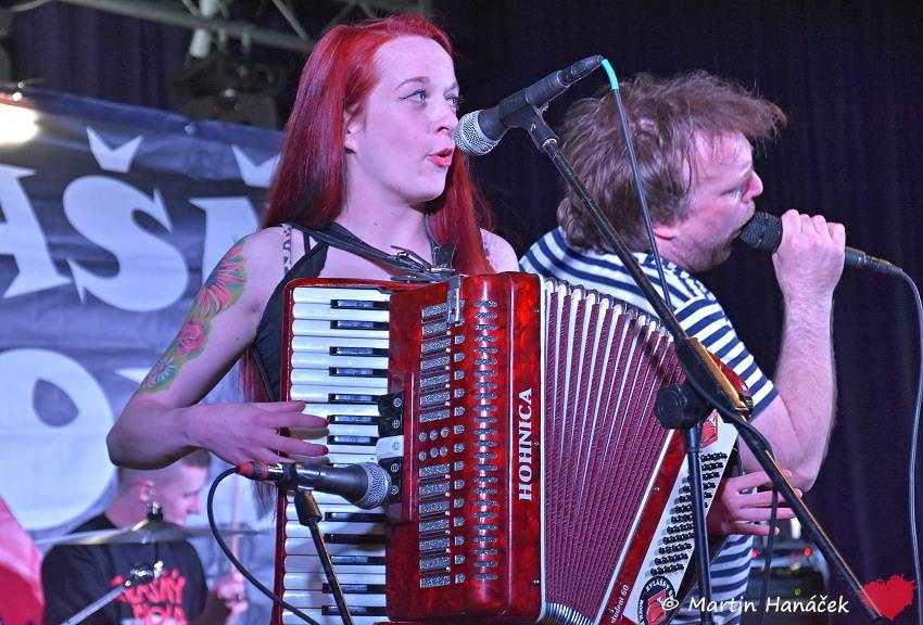 Trautenberk se představil v plzeňské Alfě, rozezpíval celý sál