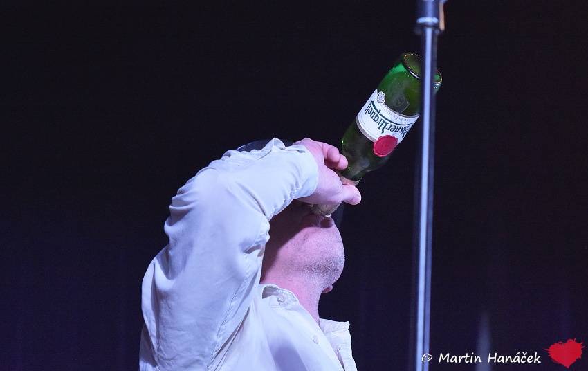 Trautenberk se představil v plzeňské Alfě, rozezpíval celý sál