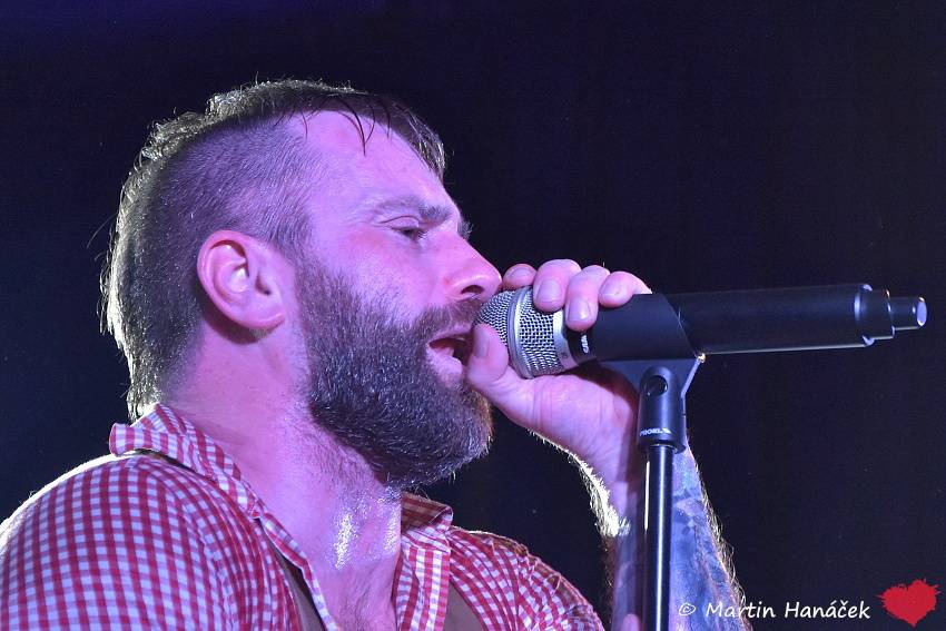 Trautenberk se představil v plzeňské Alfě, rozezpíval celý sál