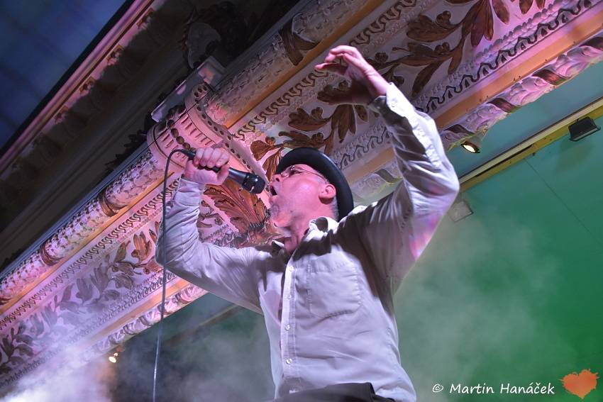 Trautenberk se představil v plzeňské Alfě, rozezpíval celý sál